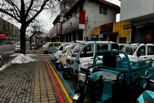 It’s not that I can’t afford a pickup truck, but rather that electric tricycles offer better cost performance.