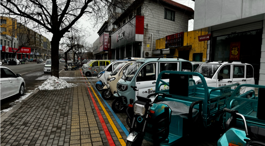 It’s not that I can’t afford a pickup truck, but rather that electric tricycles offer better cost performance.